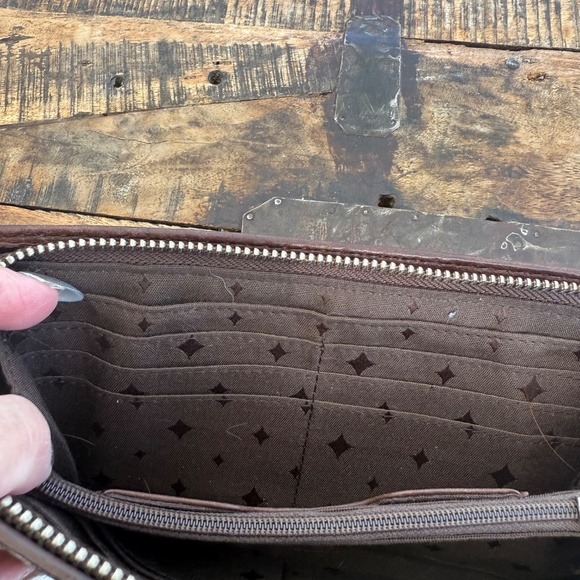 Brown embossed leather Fossil wallet - Picture 9 of 9